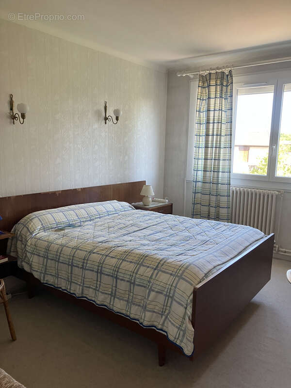 Maison à SAINT-GENIS-LES-OLLIERES