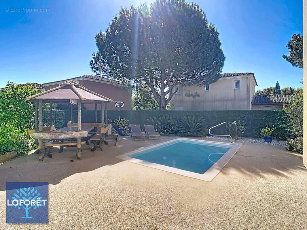 Magnifique villa 5 pieces - piscines - jardin - domaine - photo 3