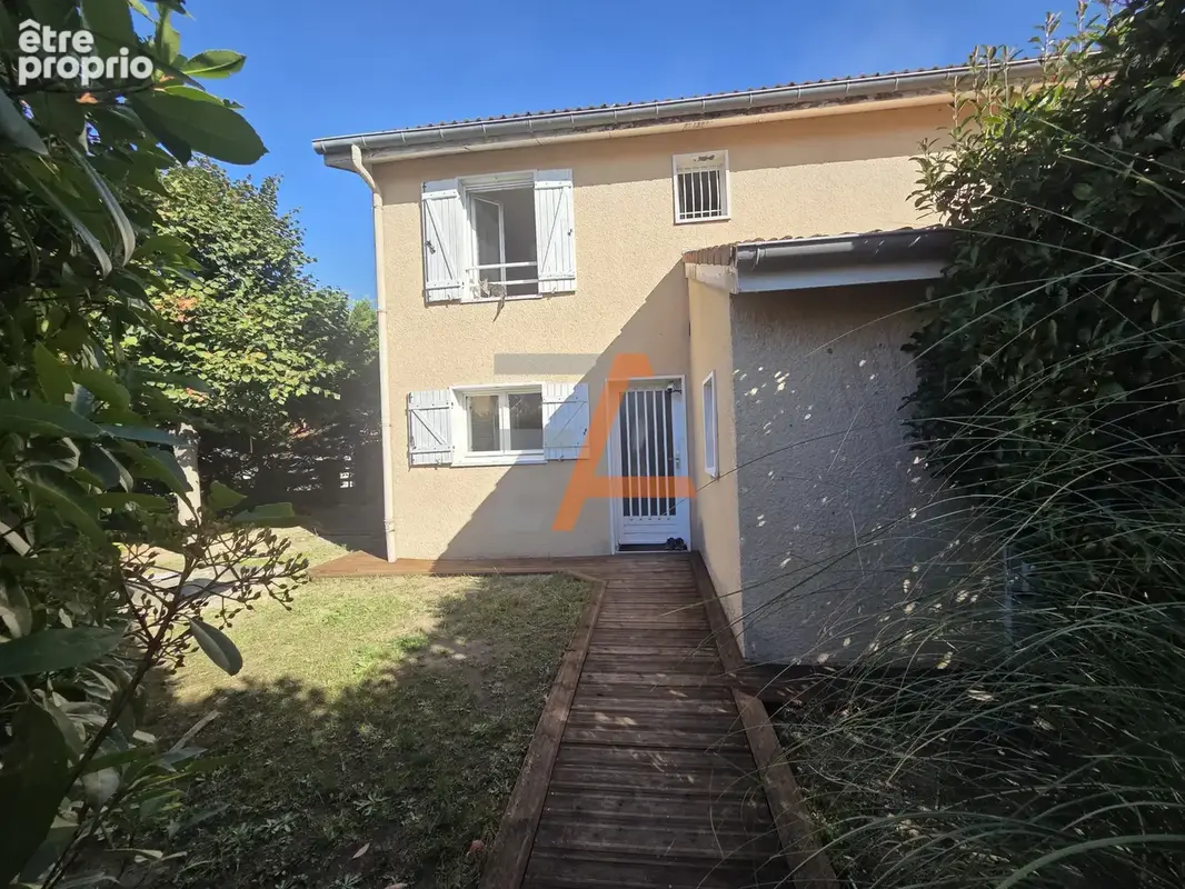 Exclusivité   saint-romain-le-puy   maison familiale 4 chambres avec jardin et garage ! - photo 1
