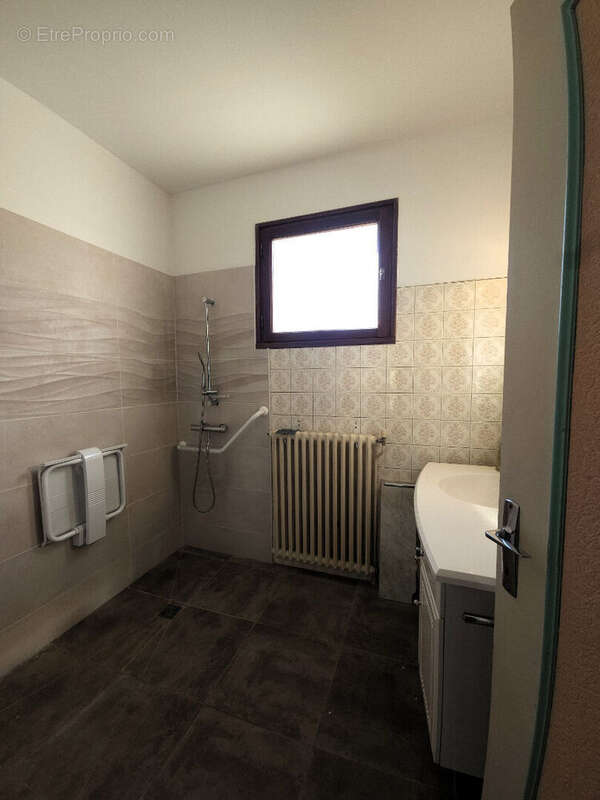 Maison à LAVERNOSE-LACASSE