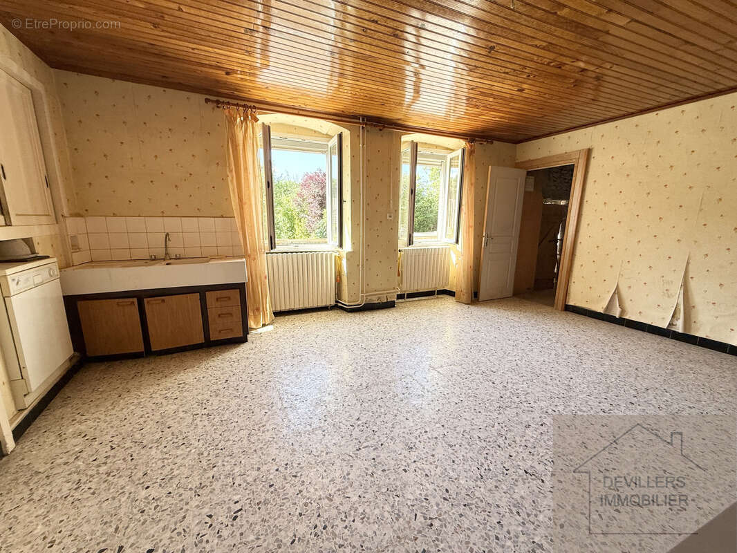 Ferme mitoyenne à rénover avec dépendances   Scey-Maisières - photo 5