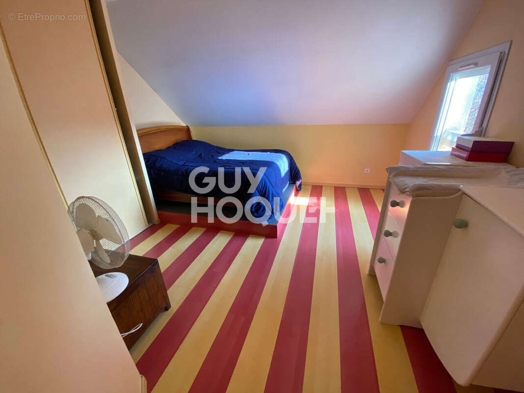 Maison à VENEUX-LES-SABLONS