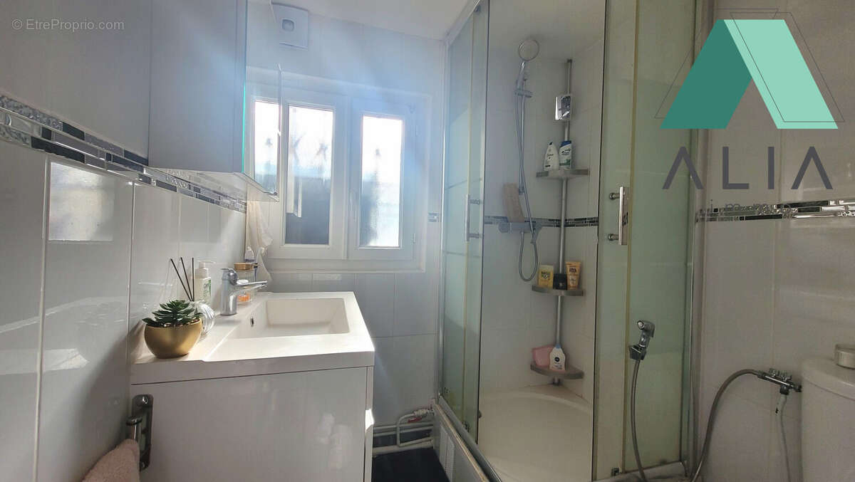 Appartement à AUBERVILLIERS