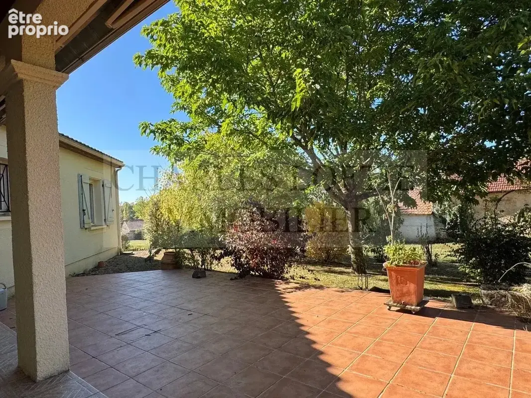 Jolie maison de plain-pied avec 3 chambres et garage sur un terrain de 1 057 m² à Cazals - photo 8