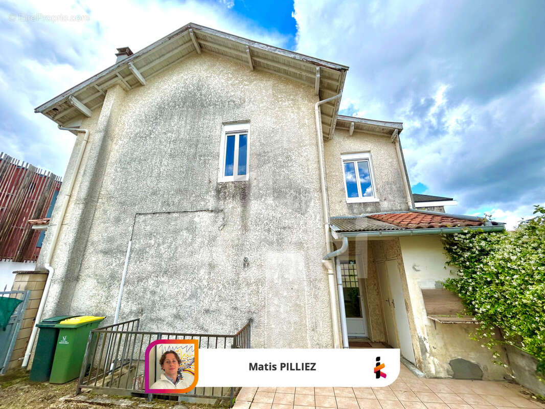 Maison à SALLES