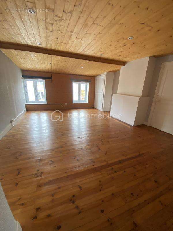 Maison à SAINT-SYMPHORIEN-DE-LAY