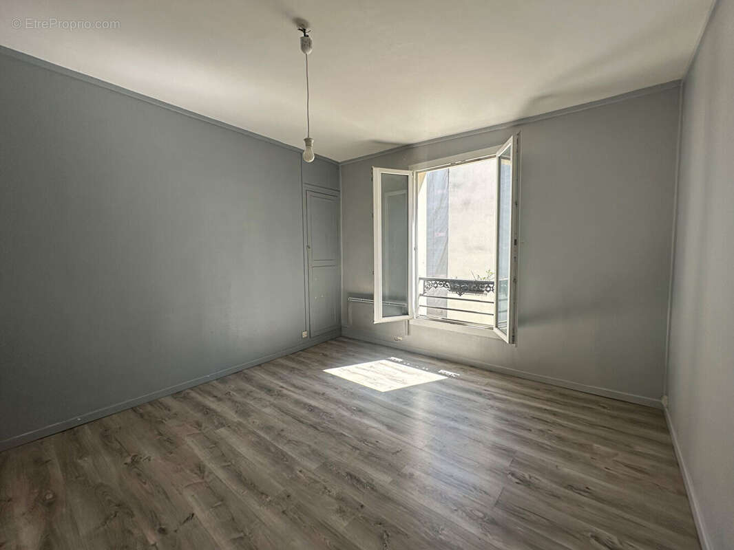 Appartement à PARIS-10E