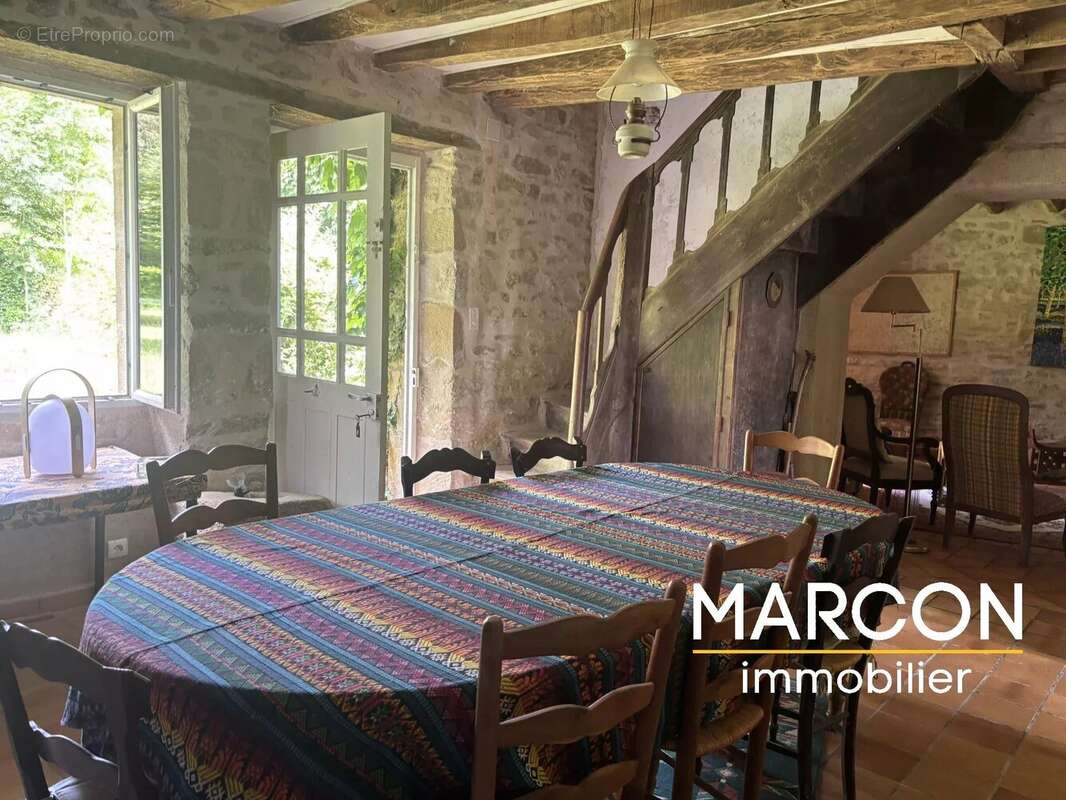 Maison à ARNAC-LA-POSTE