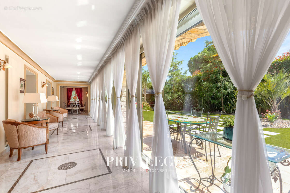 Maison à MOUGINS