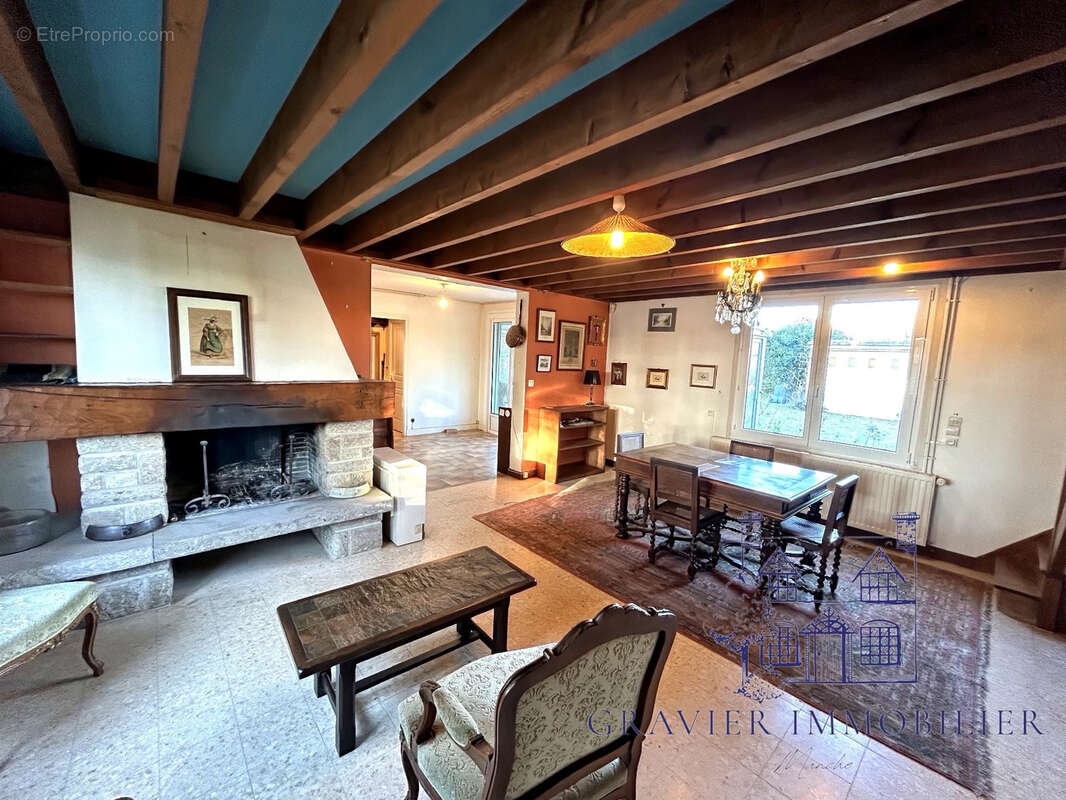 Maison à SAINT-GERMAIN-SUR-AY