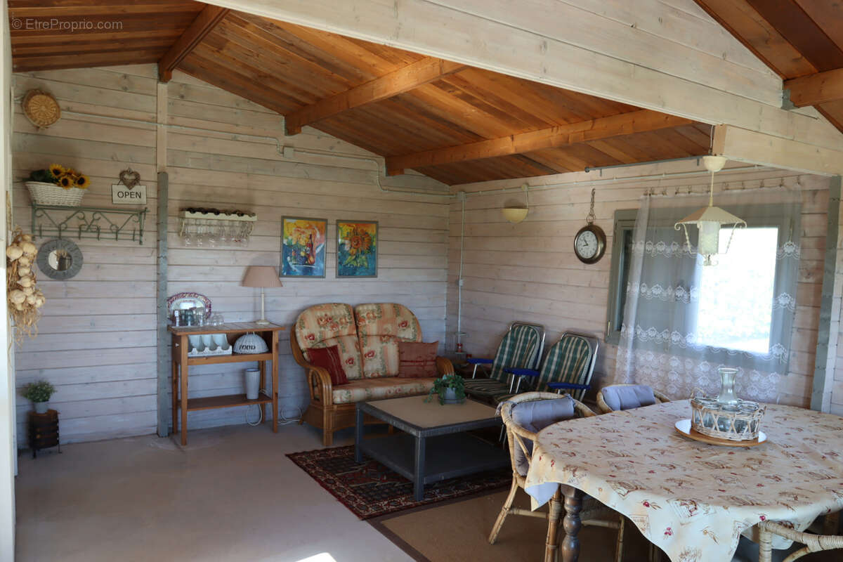 Maison à AINAY-LE-CHATEAU