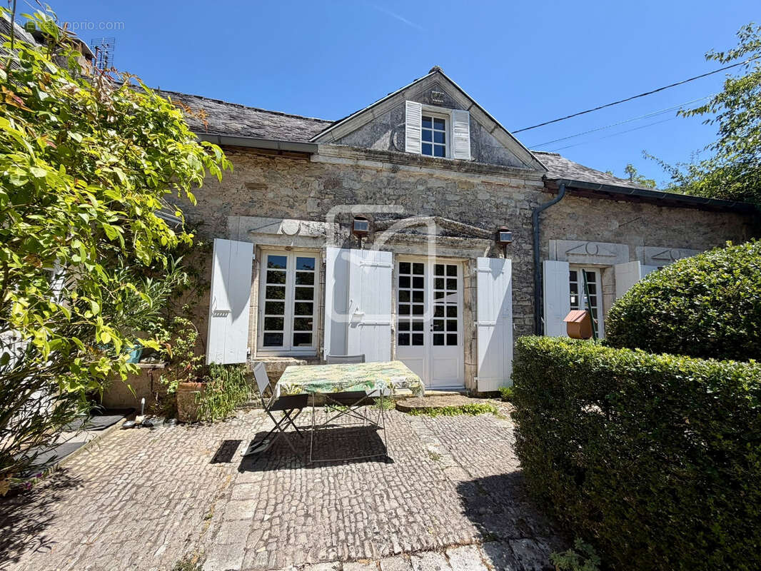 Maison à PAZAYAC