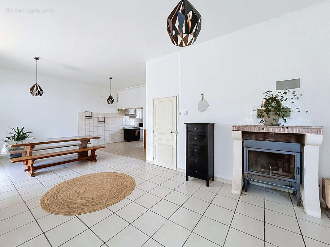 Maison de caractère des années 30   180 m2   Sireuil - photo 2