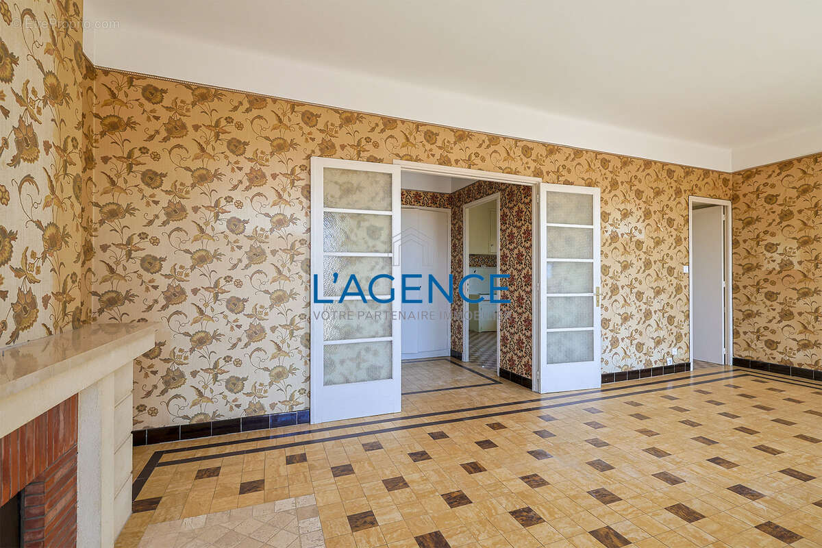 Appartement à HYERES