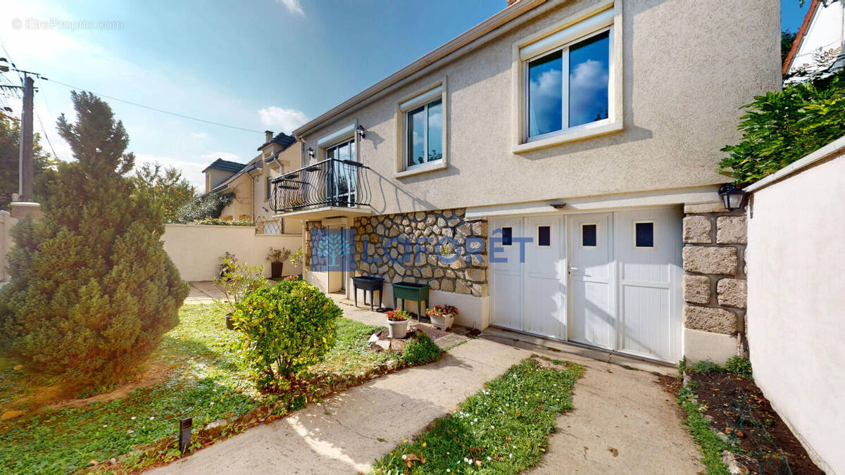 Maison à PARAY-VIEILLE-POSTE