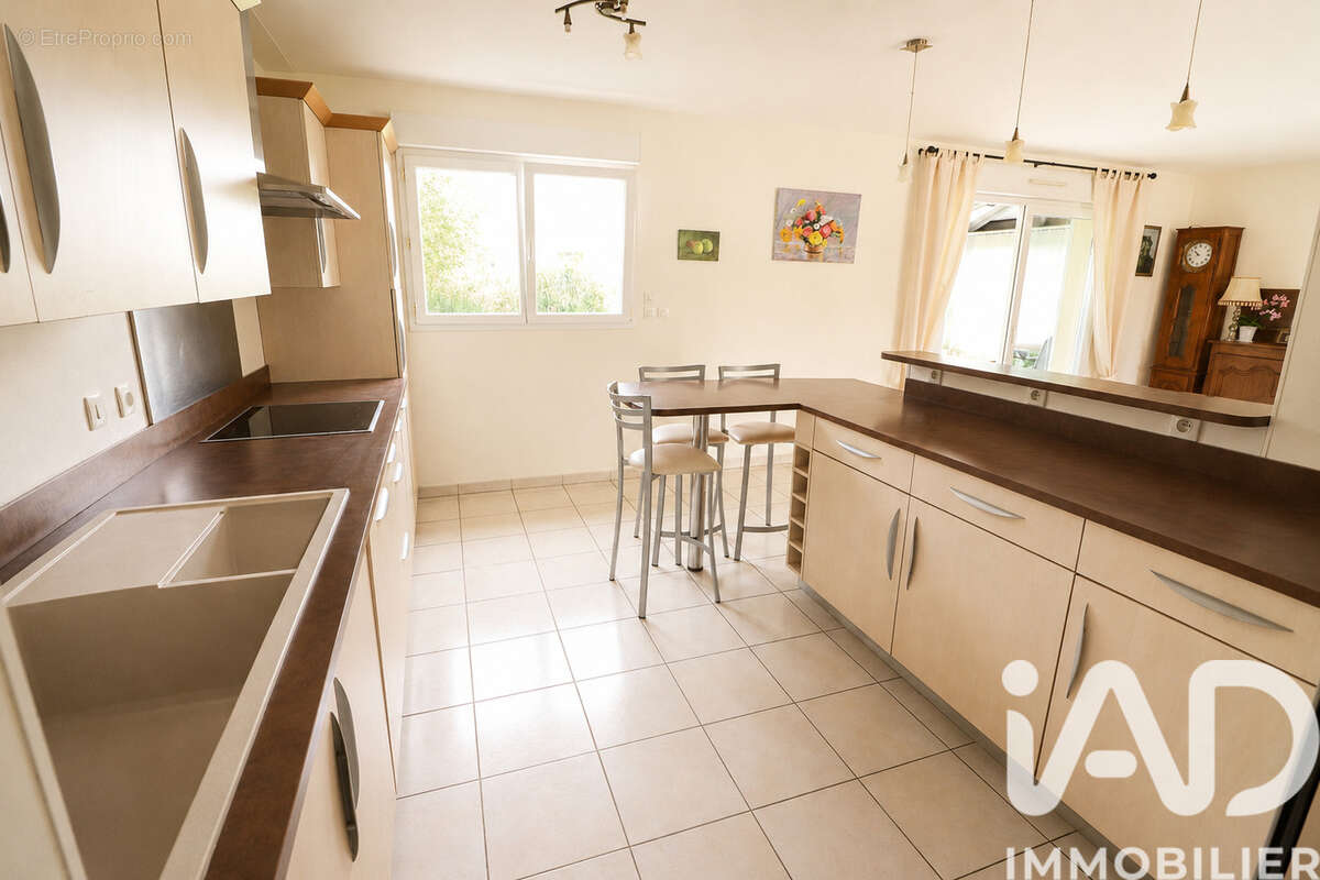 Maison 135 m² à Longueville  - photo 5