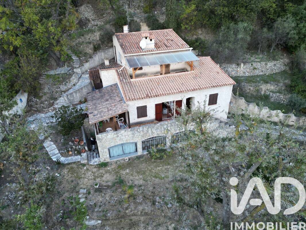 Maison 190 m² à La Roquette-Sur-Var  - photo 1