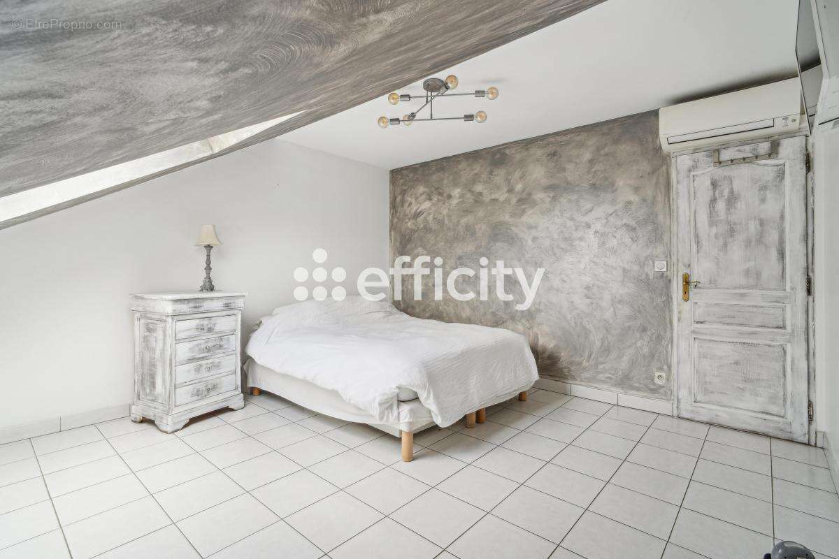 Maison à NEUILLY-SUR-MARNE