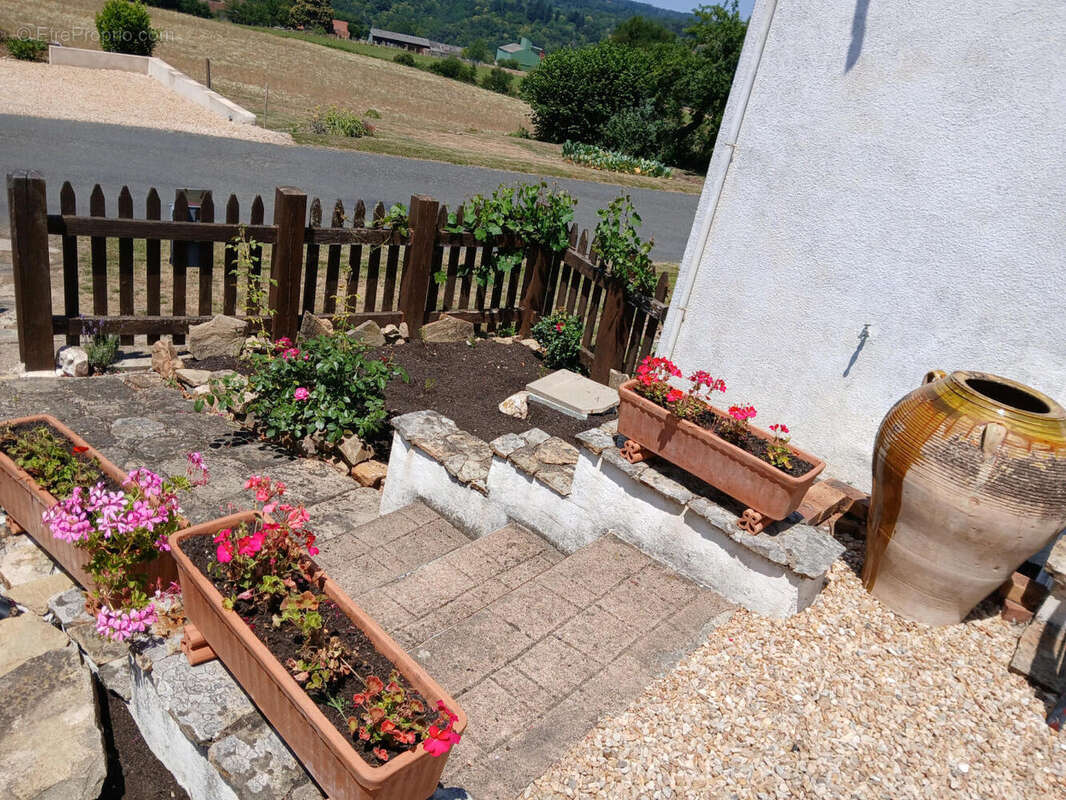 Steps in - Maison à JUMILHAC-LE-GRAND