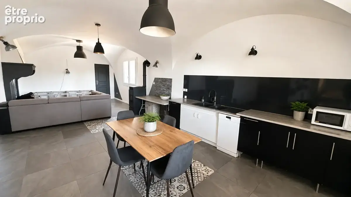 Grande propriété à Savasse proche Montélimar   fort potentiel locatif - photo 8
