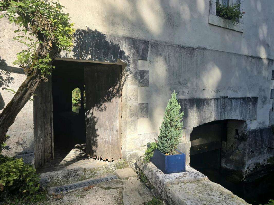 Maison à VILLETOUREIX