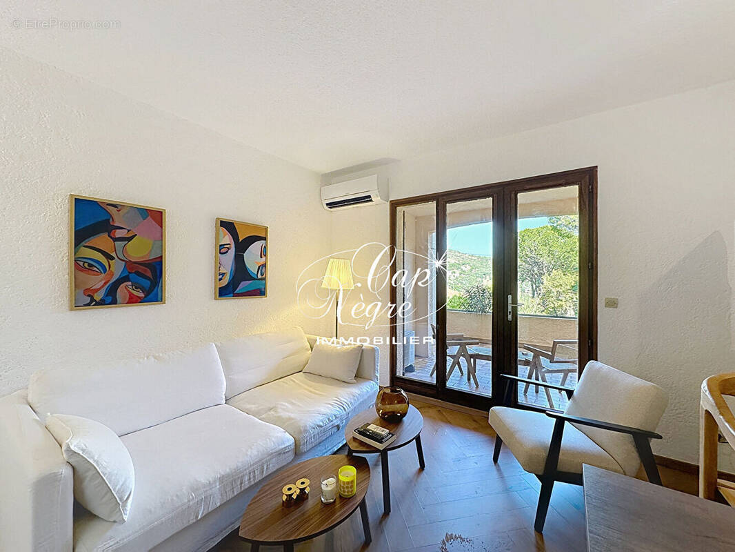 Appartement à BORMES-LES-MIMOSAS