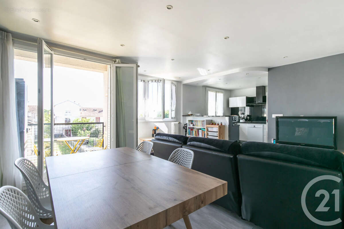 Appartement à SAINT-MAUR-DES-FOSSES