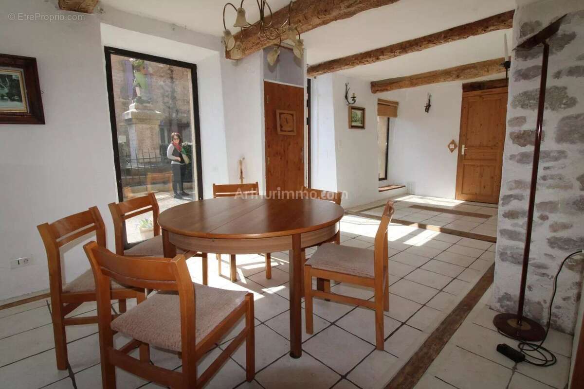 Maison à POURCIEUX