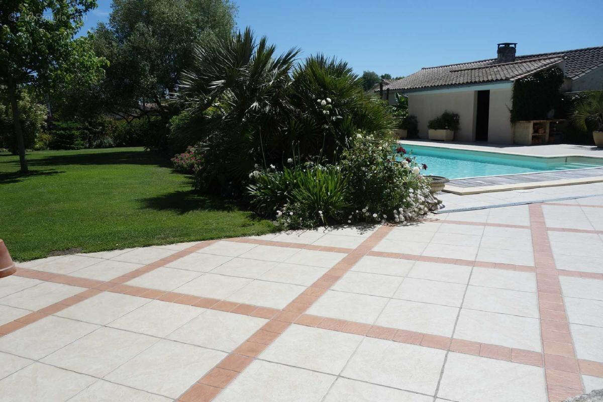 Achat maison 6 pièces 258 m2 33390 Blaye IMMOBILIERE DE L'ESTUAIRE - photo 2