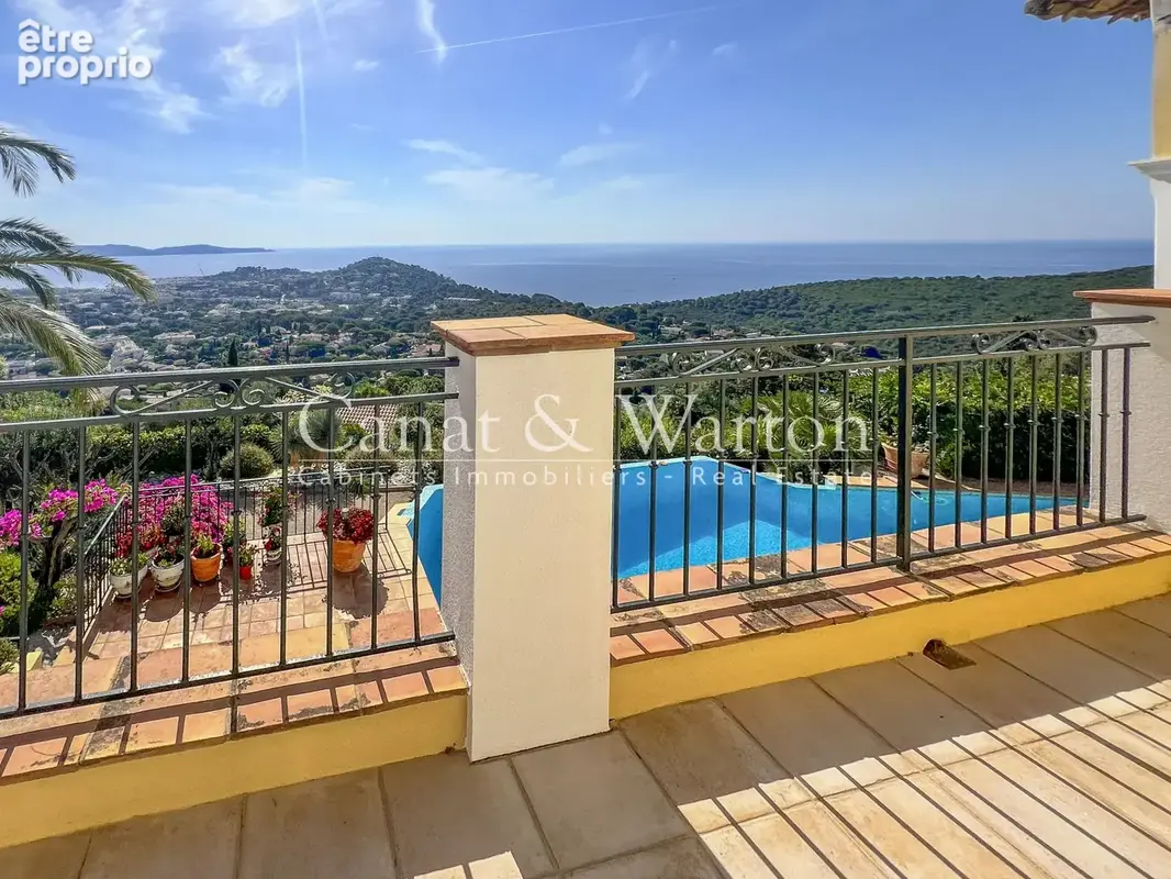 Villa récente avec une vue panoramique sur la baie de cavalaire - photo 14