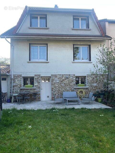 Maison à LE BLANC-MESNIL