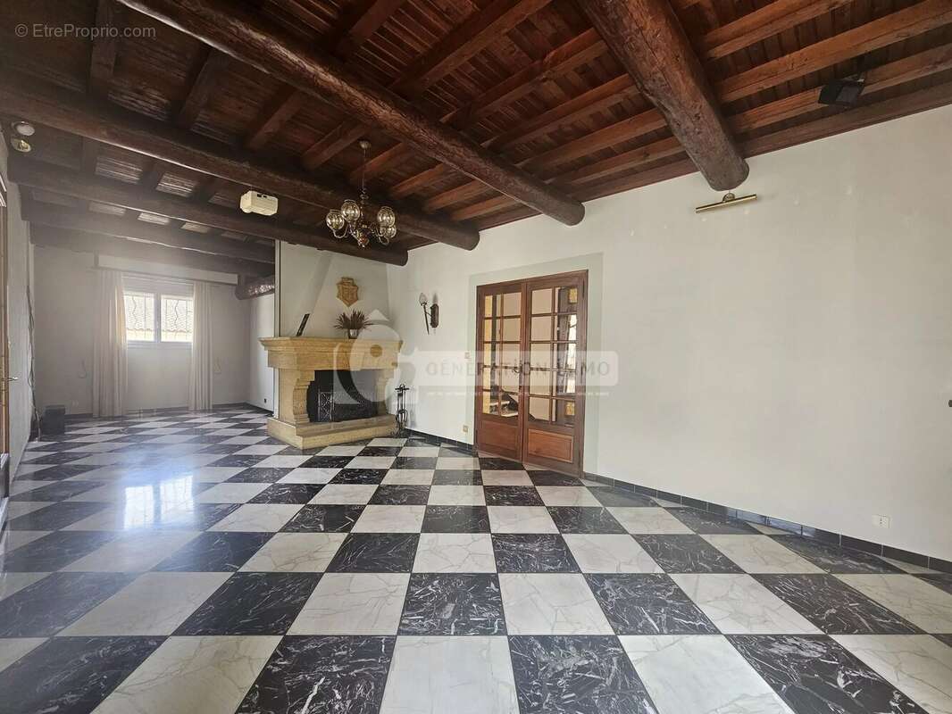 Villa 6 pièces avec piscine à Arles - photo 2