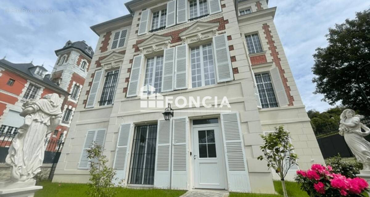 Appartement à CHENNEVIERES-SUR-MARNE