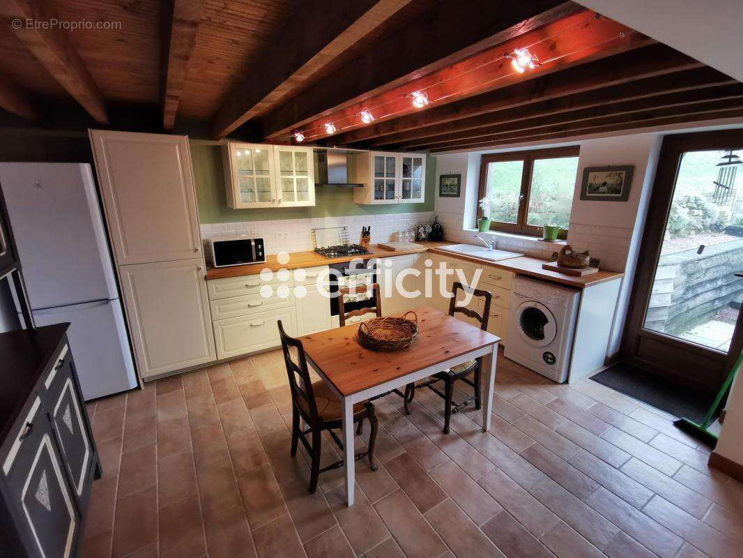 Maison à SAINT-SEVER-CALVADOS