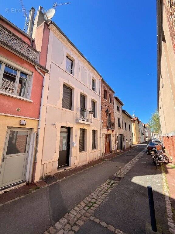 Maison à SAINT-JUST-SAINT-RAMBERT