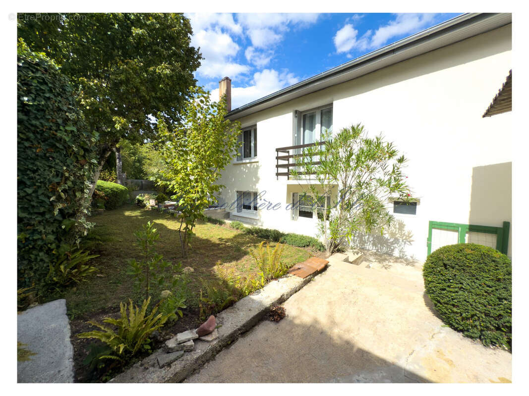 Maison à COULOUNIEIX-CHAMIERS