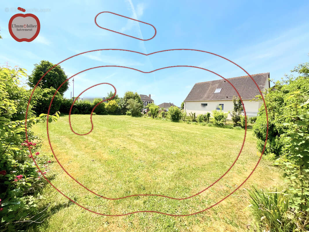 Terrain à VERNEUIL-SUR-AVRE