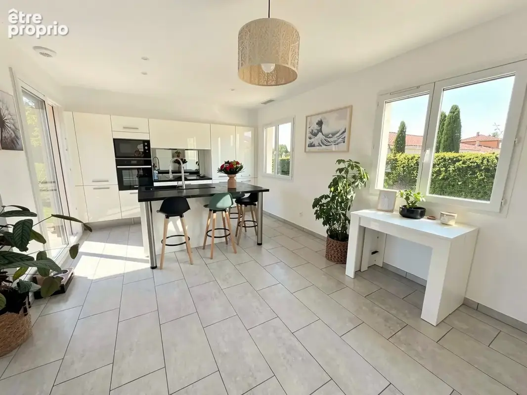 Maison T4 haut de gamme avec piscine, suite parentale et jardin paysagé   Longages - photo 4
