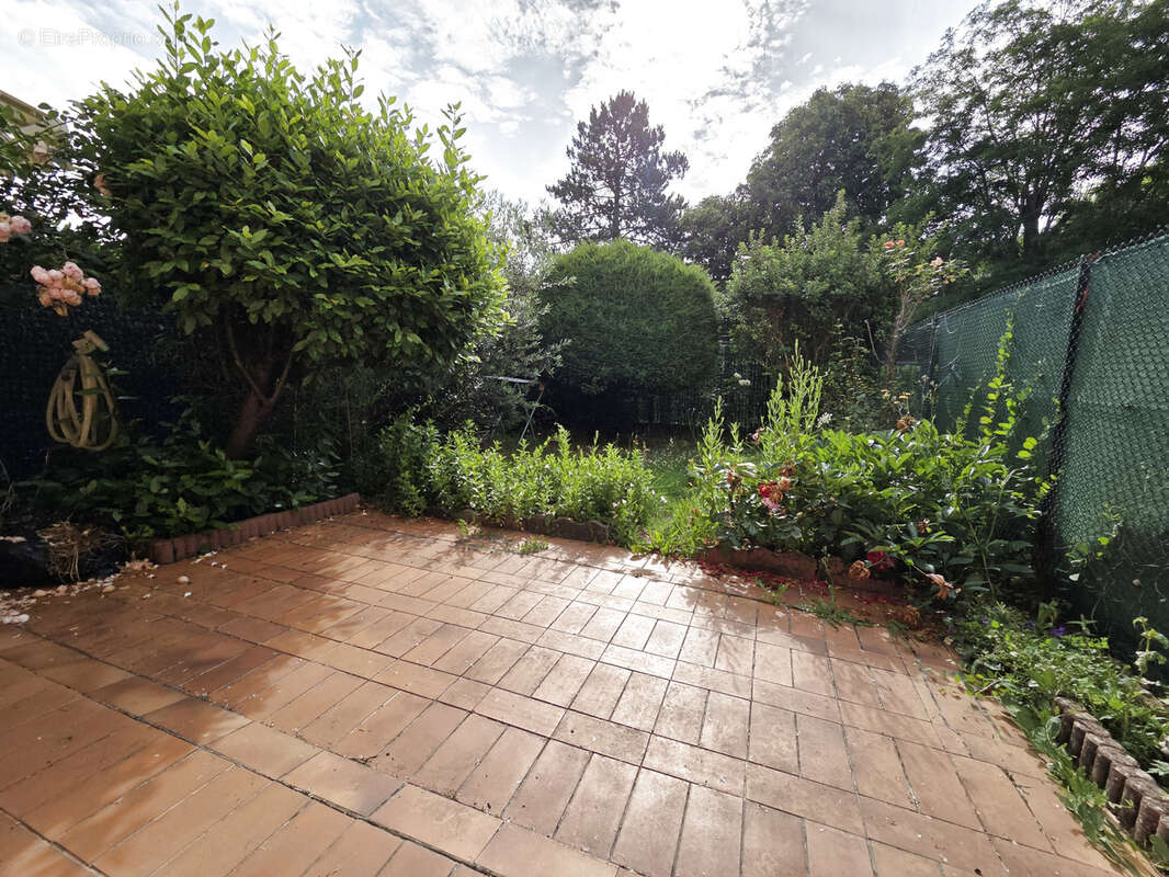 Louvres pavillon 4 pieces avec garage et jardin - photo 8