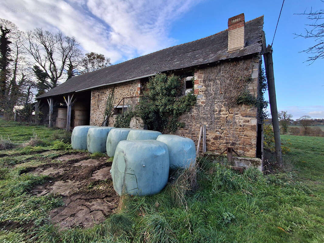 Maison à DOMPIERRE-DU-CHEMIN