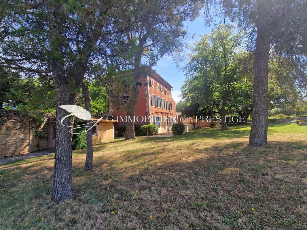 Appartement à OPPEDE