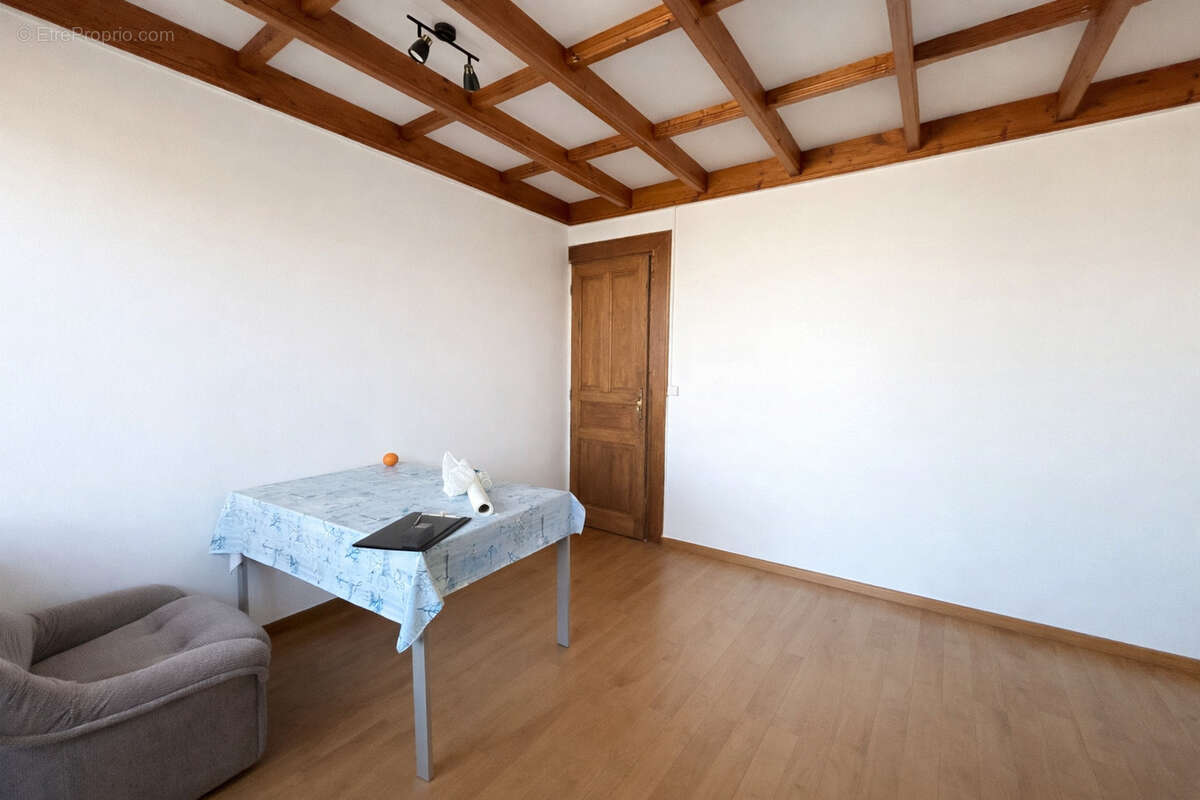Appartement à LEZIGNAN-CORBIERES