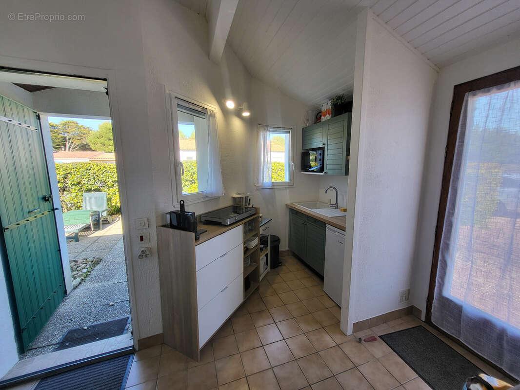 Studio à 250 m de la plage avec terrasse et parking - photo 3