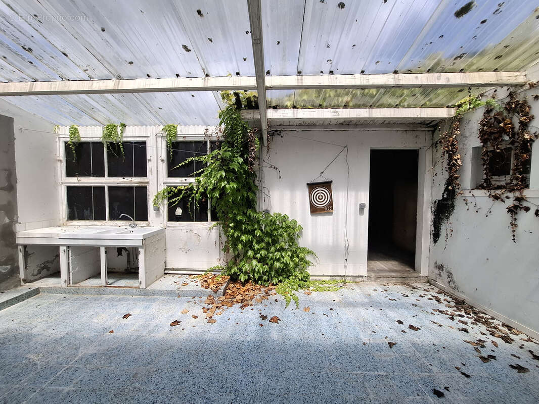 Maison à SAINT-ETIENNE-DE-MER-MORTE