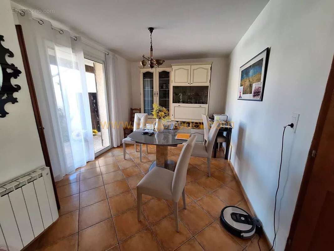 Maison à SIX-FOURS-LES-PLAGES