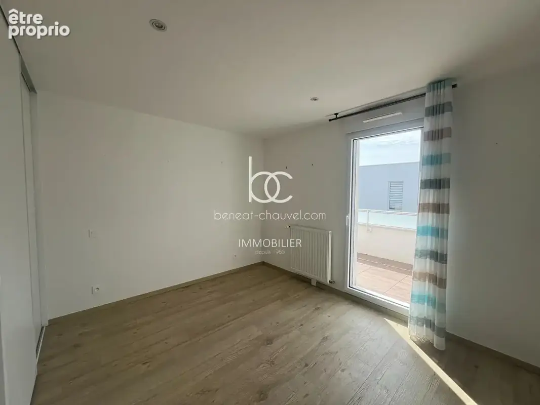 VENTE Appartement de Standing SARZEAU Centre  4 Chambres  Terrasse Sud  Garage Double  56370 - photo 6
