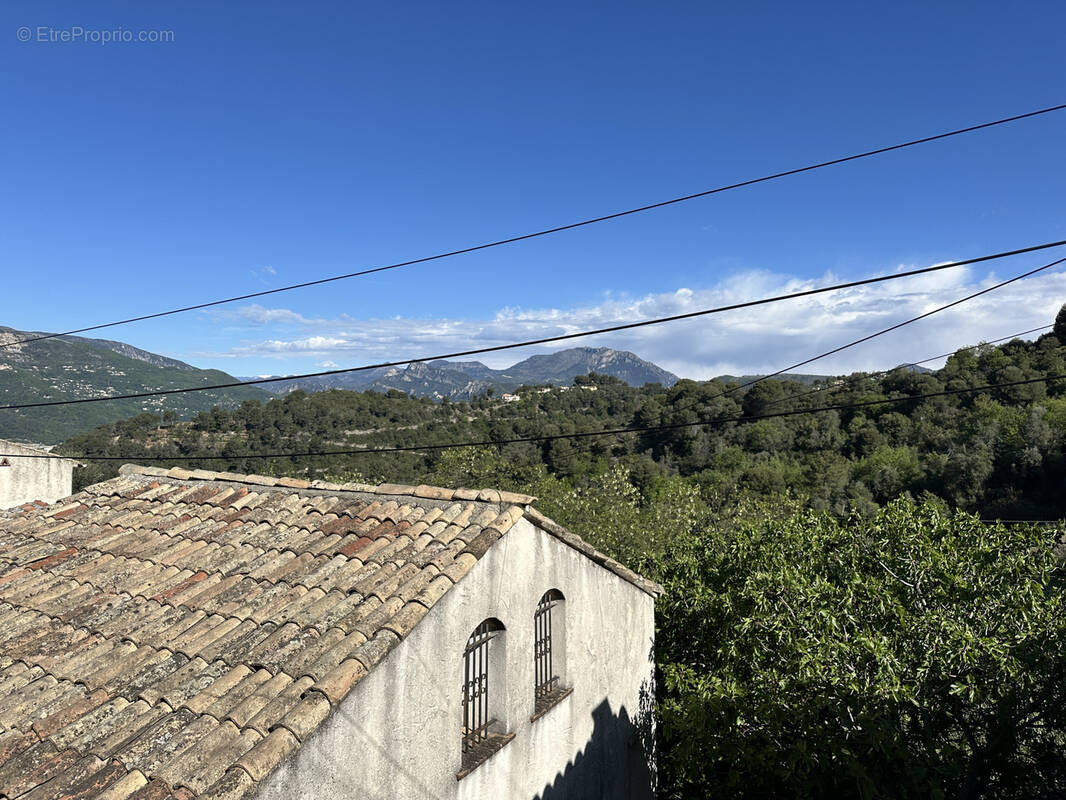 Maison à CASTAGNIERS