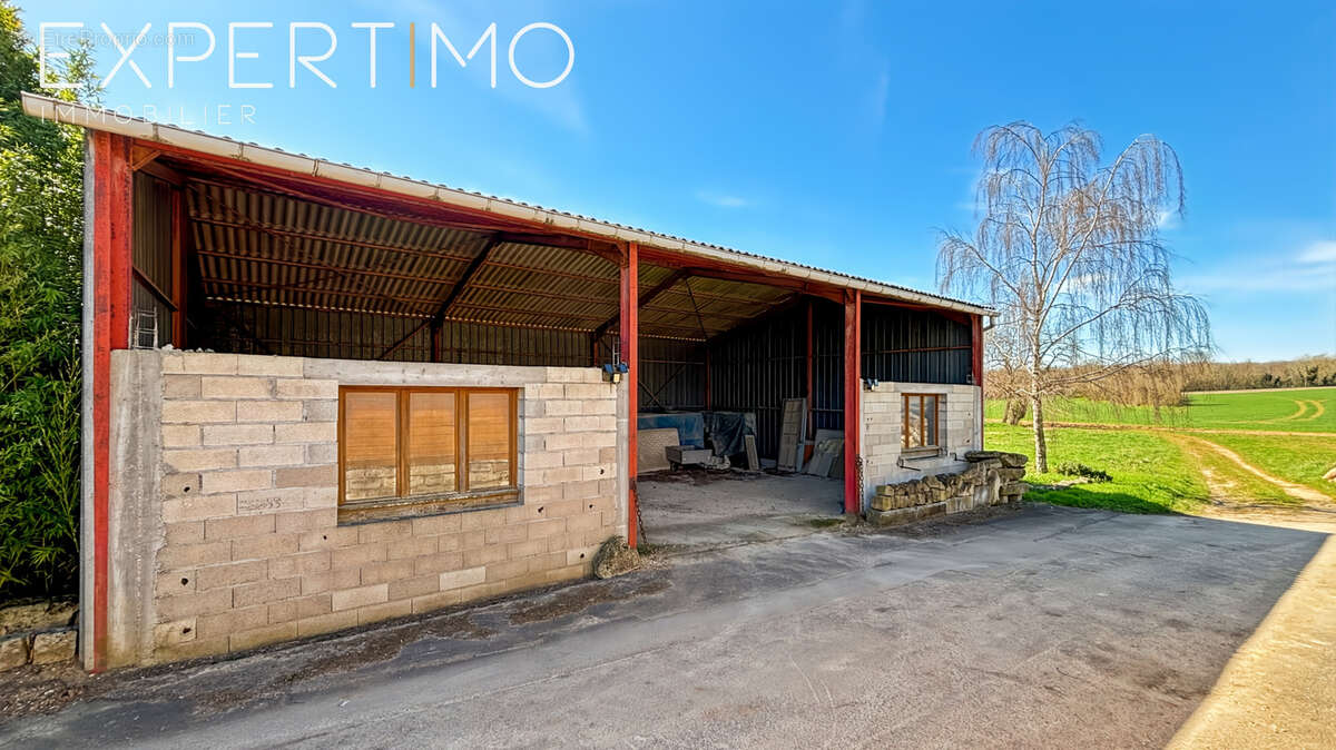 À VENDRE : Corp de ferme 230 m2 habitable (possibilité d'agrandissement), 380 m2 de granges et hangar 150 m2 - photo 24