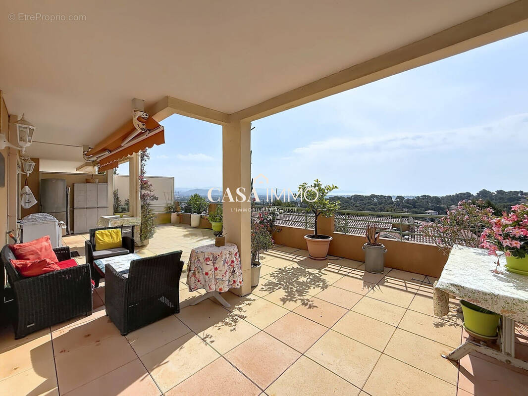 Appartement à HYERES