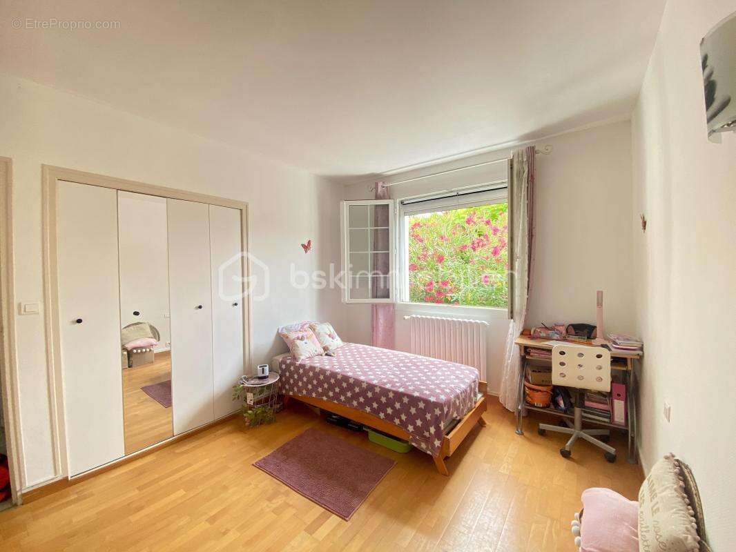 Maison à MONTELIMAR